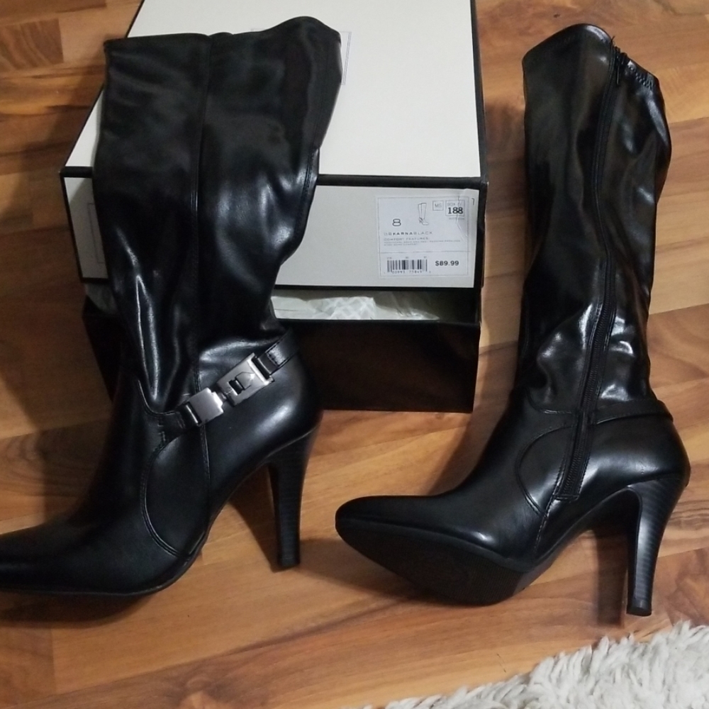 Dana Buchman black boots with buckle